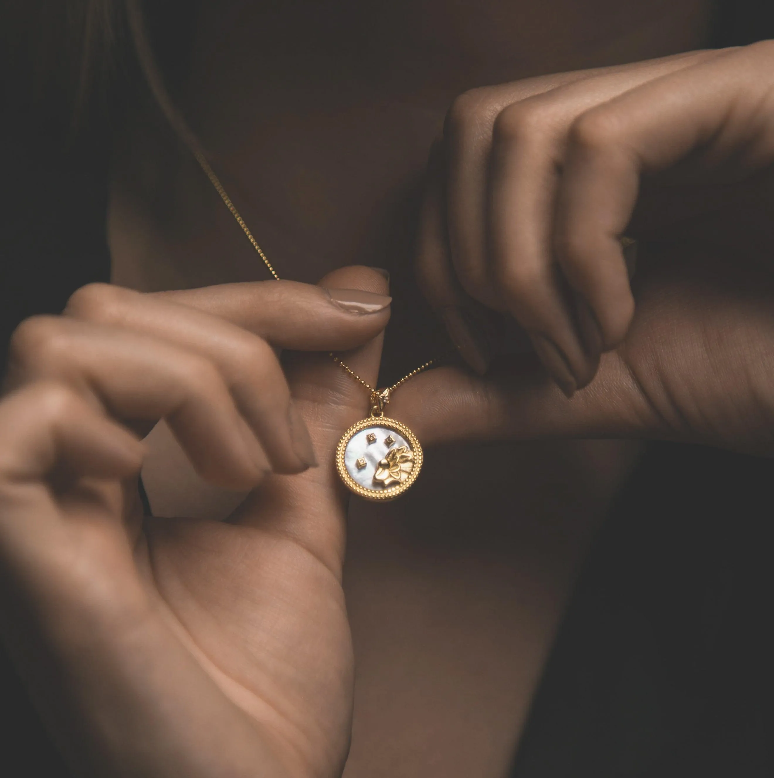 Asta Zodiac Star Sign Necklace - Mother of Pearl | 18K Gold Plated