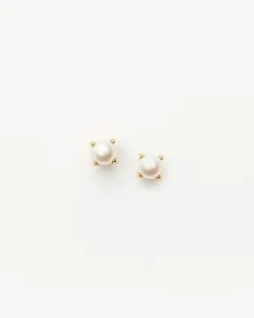 Fine Pearl Stud Earrings | 14ct Solid Gold/Pearl