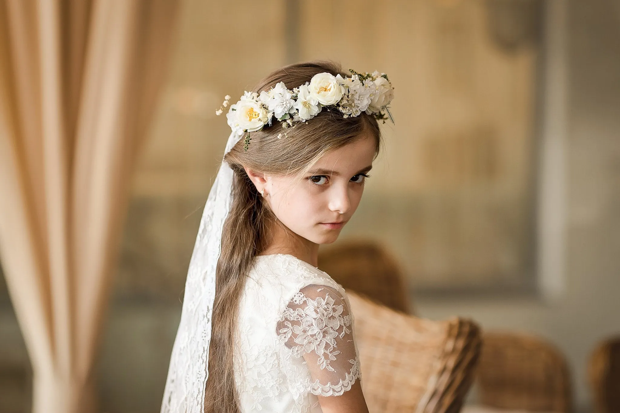 Hair crown with long veil for first holy communion White floral wreath Floral accessories Hair accessories Magaela Handmade