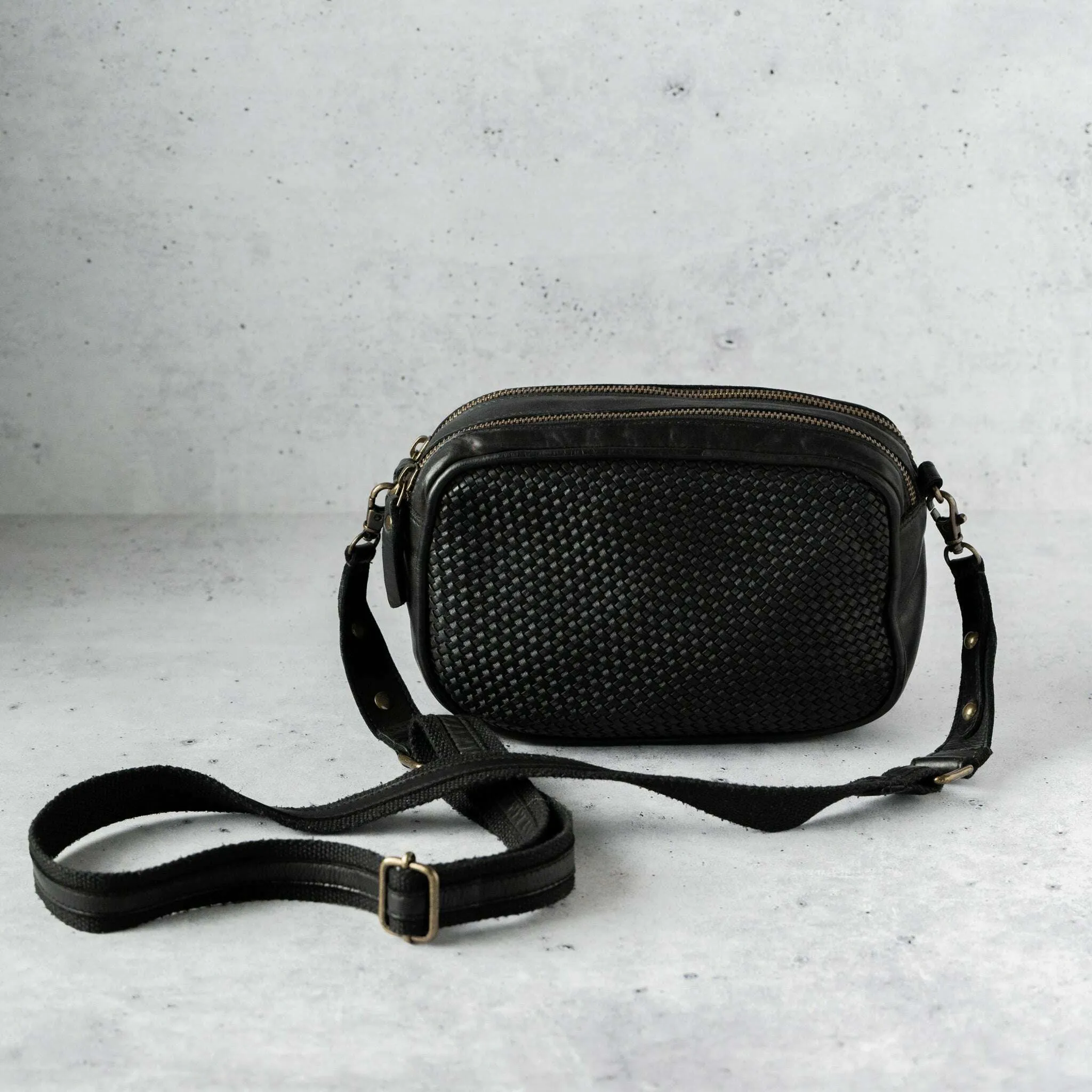 Milo - 73 Gia - Black