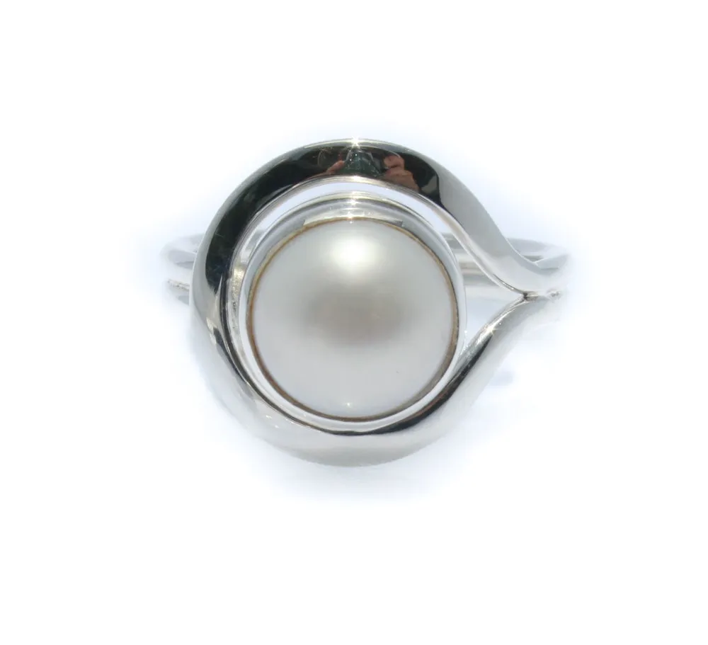Moonlight Bay Pearl Ring