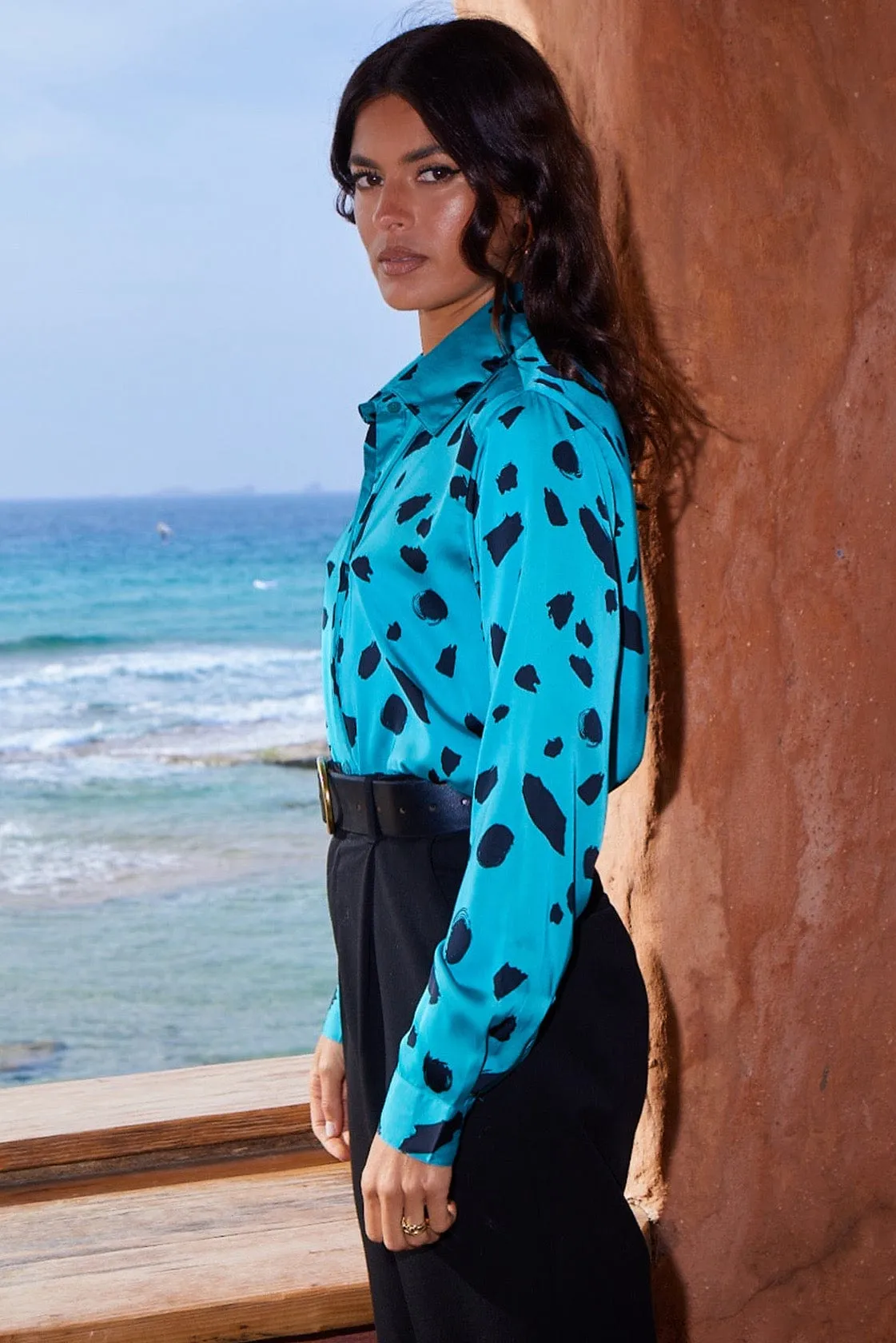 Nevada Shirt In Abstract Dot Black On Teal