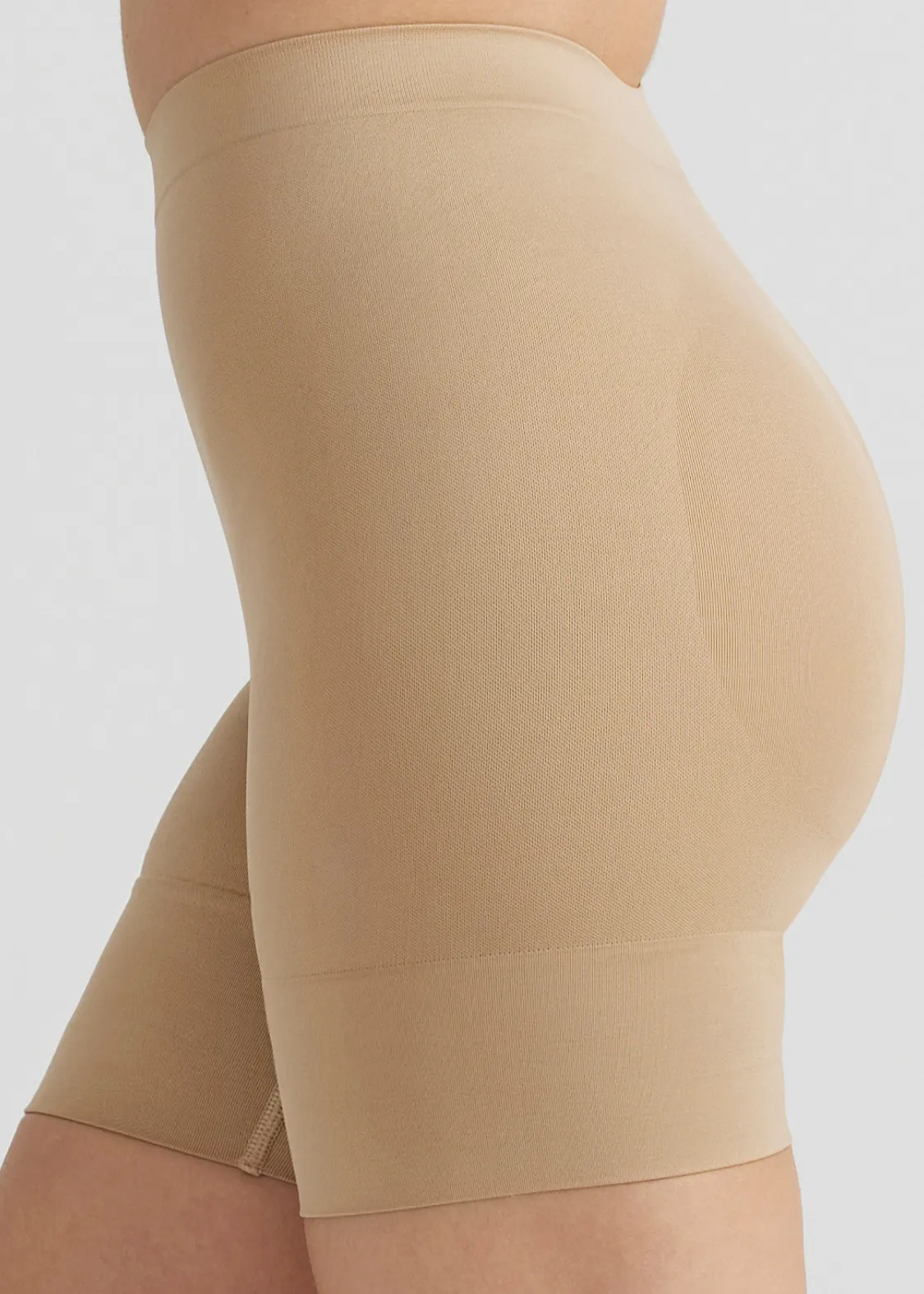 Seamless Solutions - Mid Waist Shaping Short w/ Rear Shaping