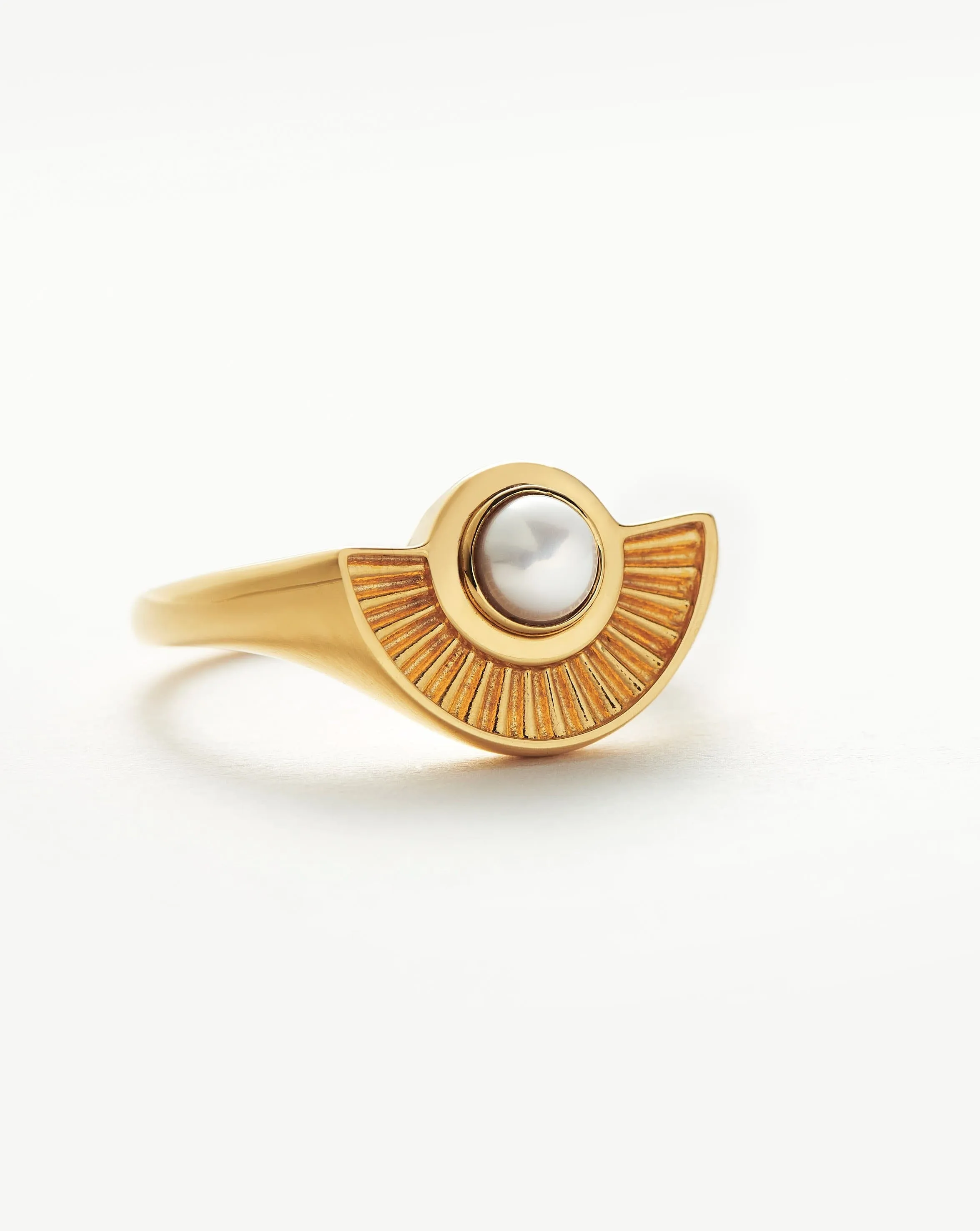 Zenyu Ridge Fan Gemstone Ring