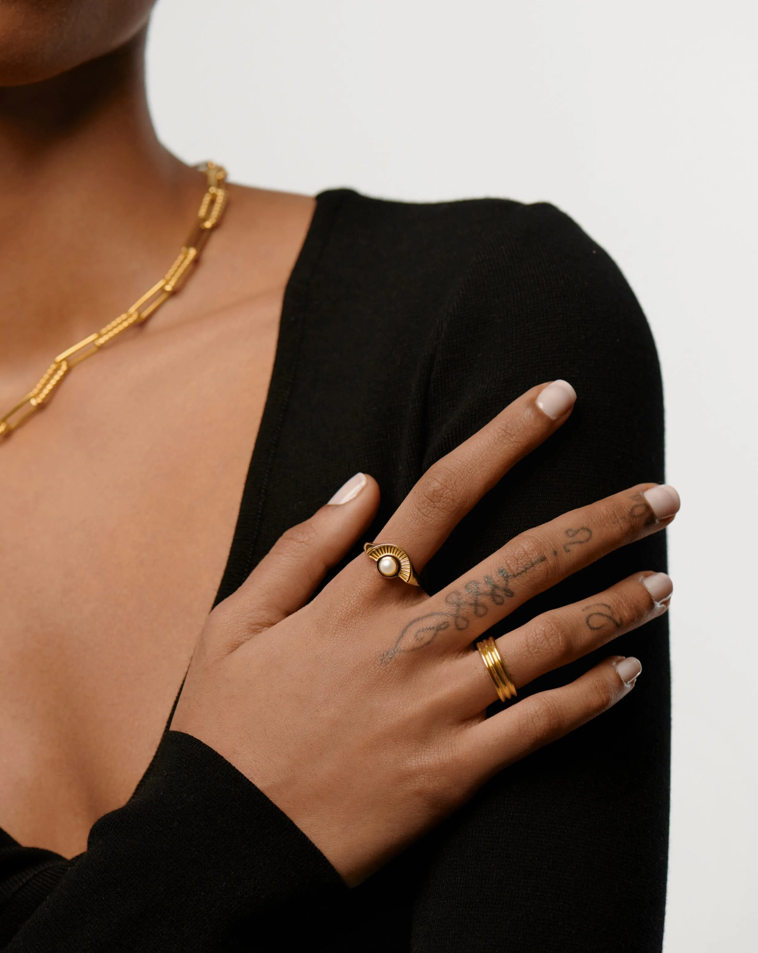Zenyu Ridge Fan Gemstone Ring